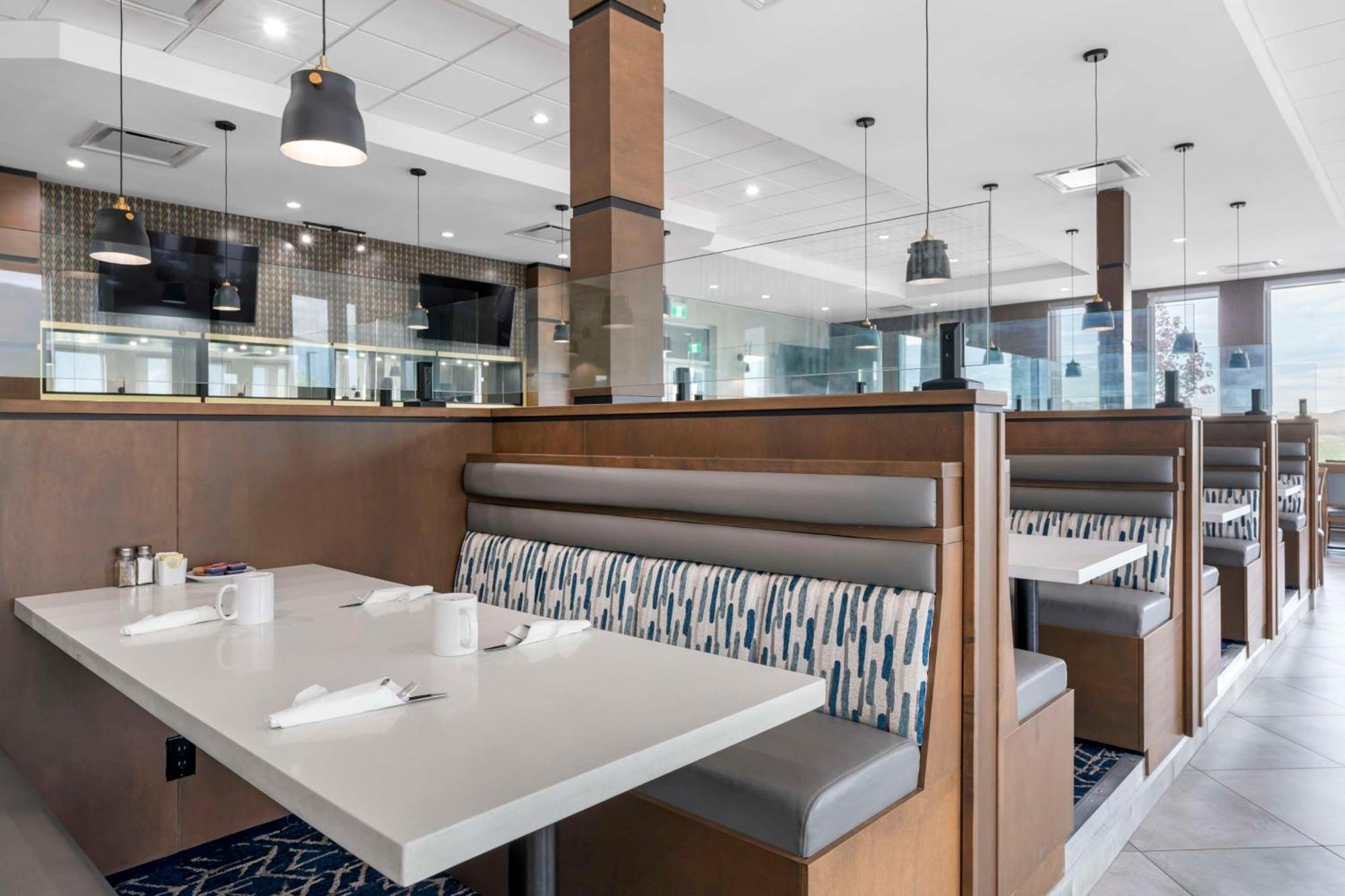 Best Western Premier Route 97 弗农 外观 照片