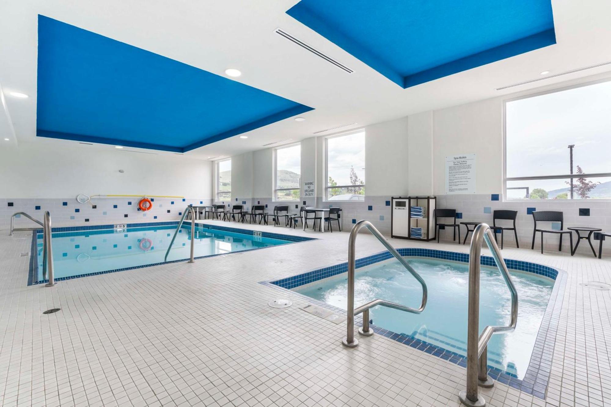 Best Western Premier Route 97 弗农 外观 照片