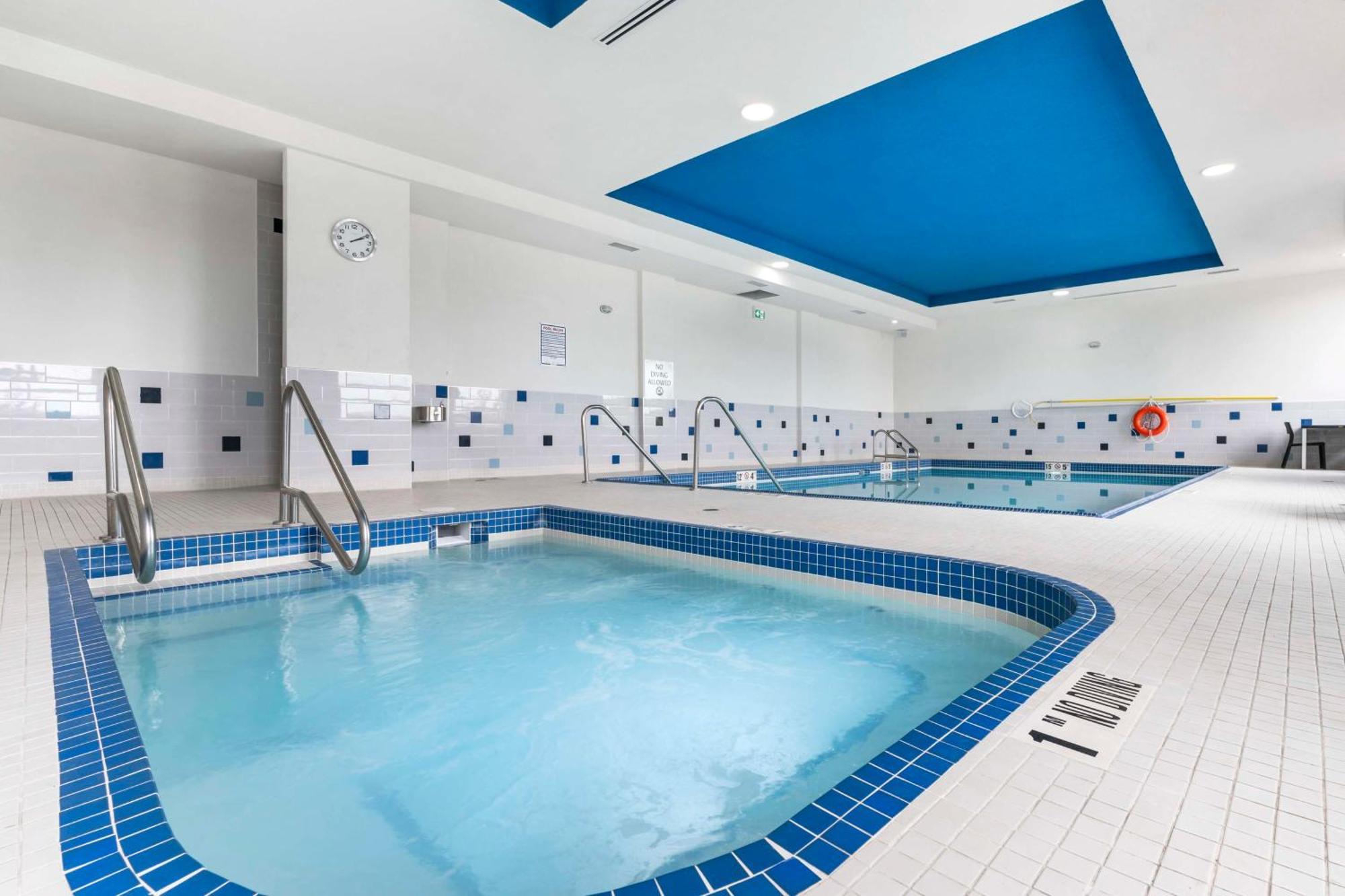 Best Western Premier Route 97 弗农 外观 照片