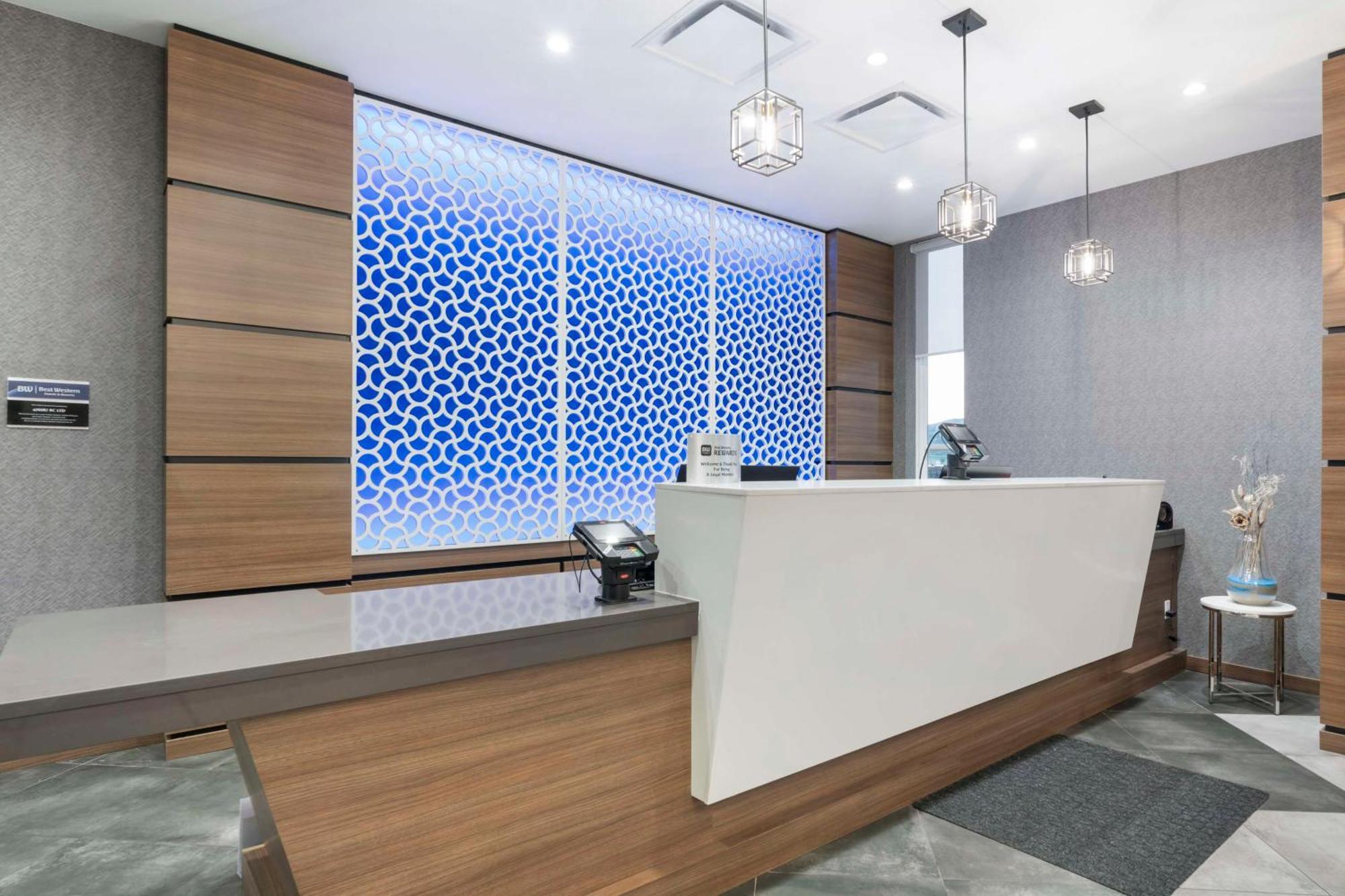 Best Western Premier Route 97 弗农 外观 照片