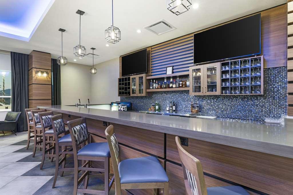 Best Western Premier Route 97 弗农 餐厅 照片